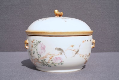Un bol couvert en porcelaine de Chine qianjiang cai, marque de Qianlong, 19/20&egrave;me